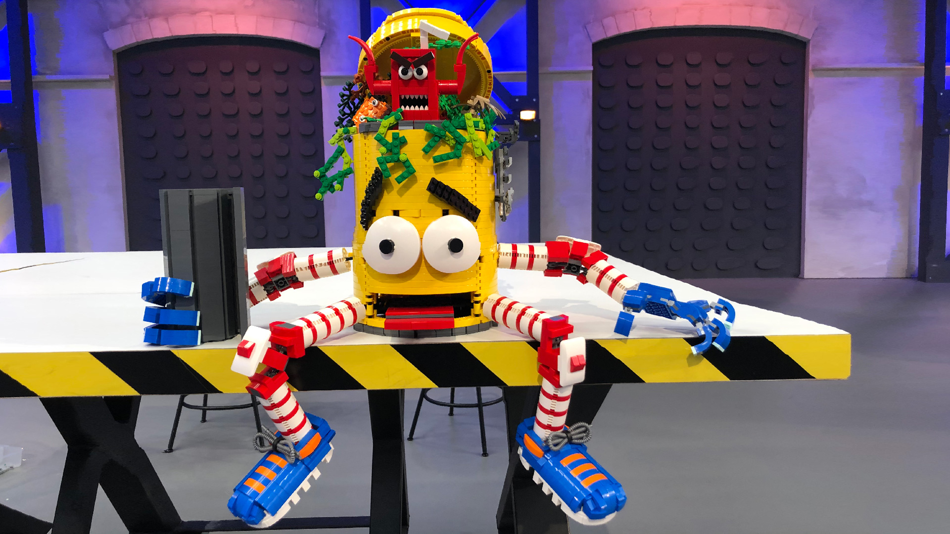 Dirty Harry, de vuilnisbak die Bibi en ik maakten in LEGO MASTERS