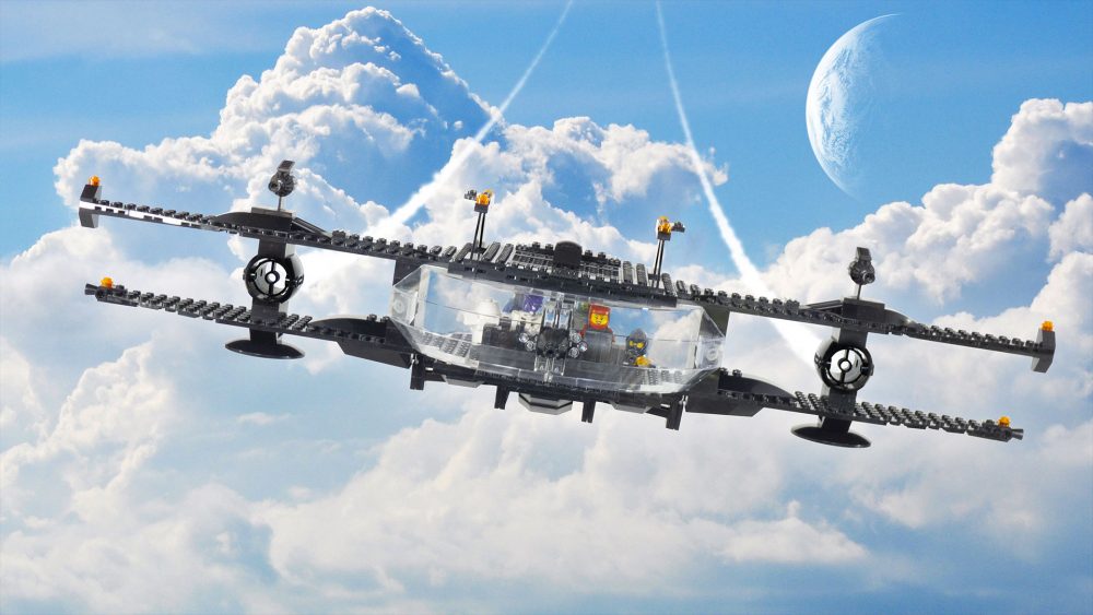 LEGO ruimteschip vliegend door de wolken