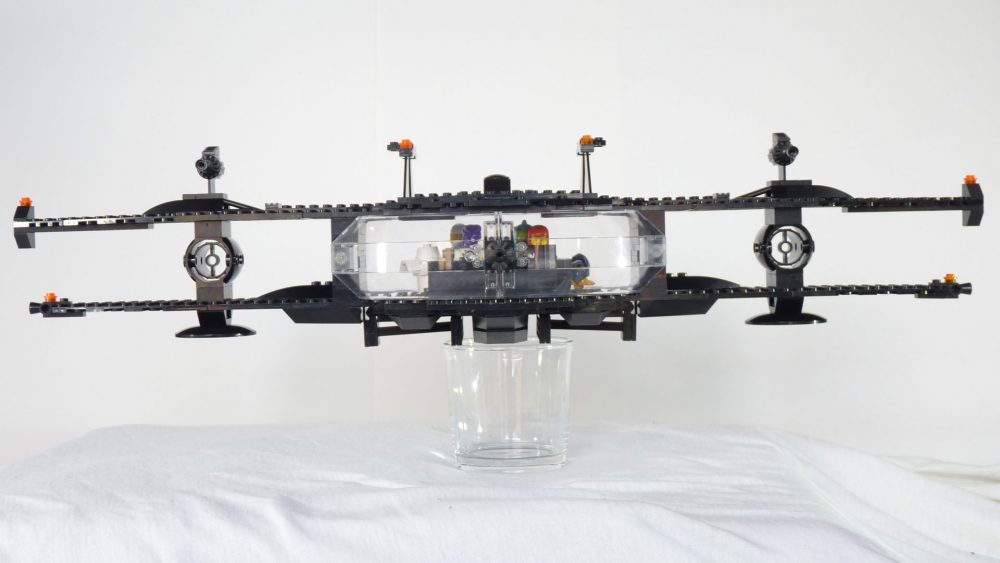 LEGO ruimteschip voordat deze gephotoshopt wordt